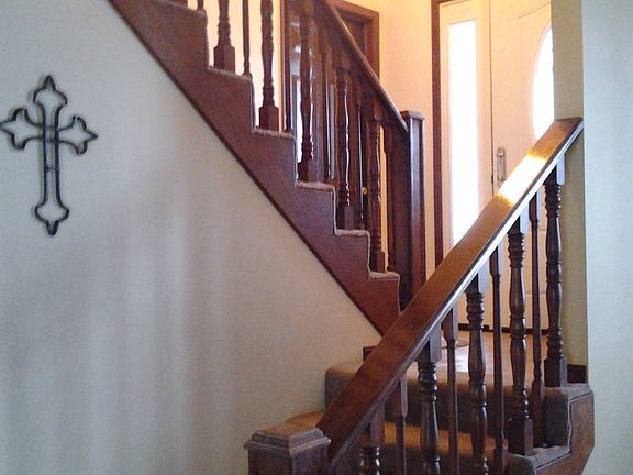 4th image of 320 N Freeborn St