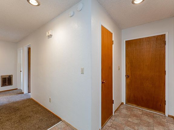 4th image of 180 Park Place