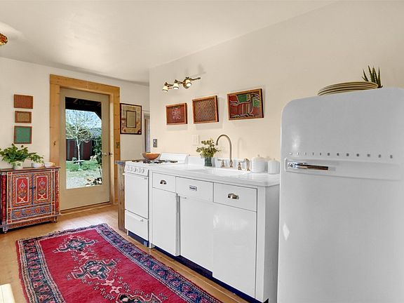 5th image of 420 Kinsey Avenue