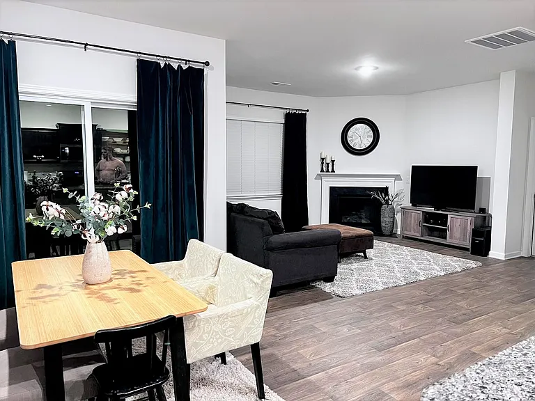 110 Rogers Knoll Ln — Photo 8