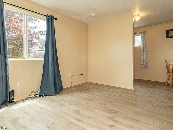 4th image of 966 Windermere Dr