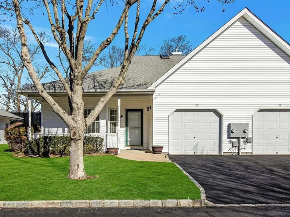 52 Oyster Cove Lane #52, Blue Point, NY 11715