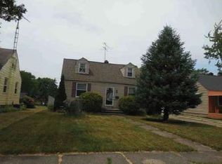 812 Warwick Dr, Sheffield Lake, OH 44054