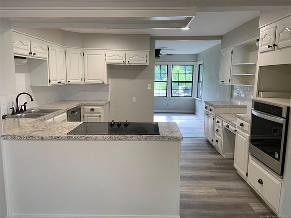 5th image of 723 S 9th St