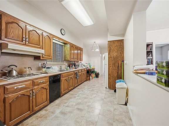 3rd image of 1596 E 17th St