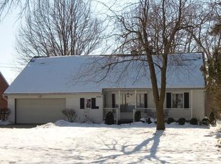 5652 Alberta Dr, Lyndhurst, OH 44124