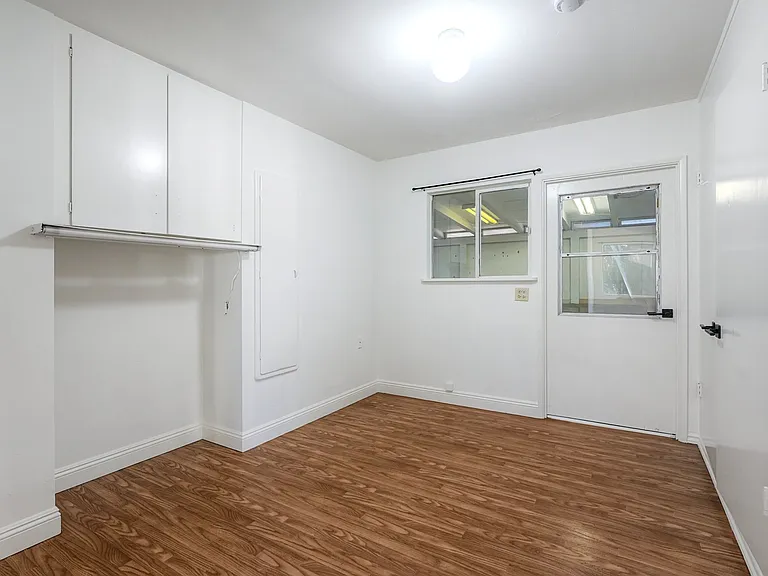3748 Manchester Ave — Photo 10