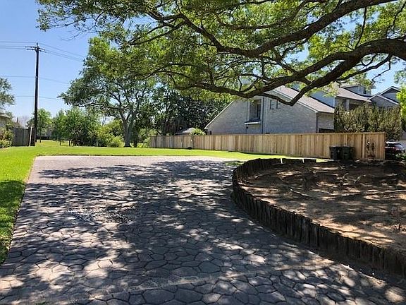 2nd image of 1415 Sugar Creek Blvd