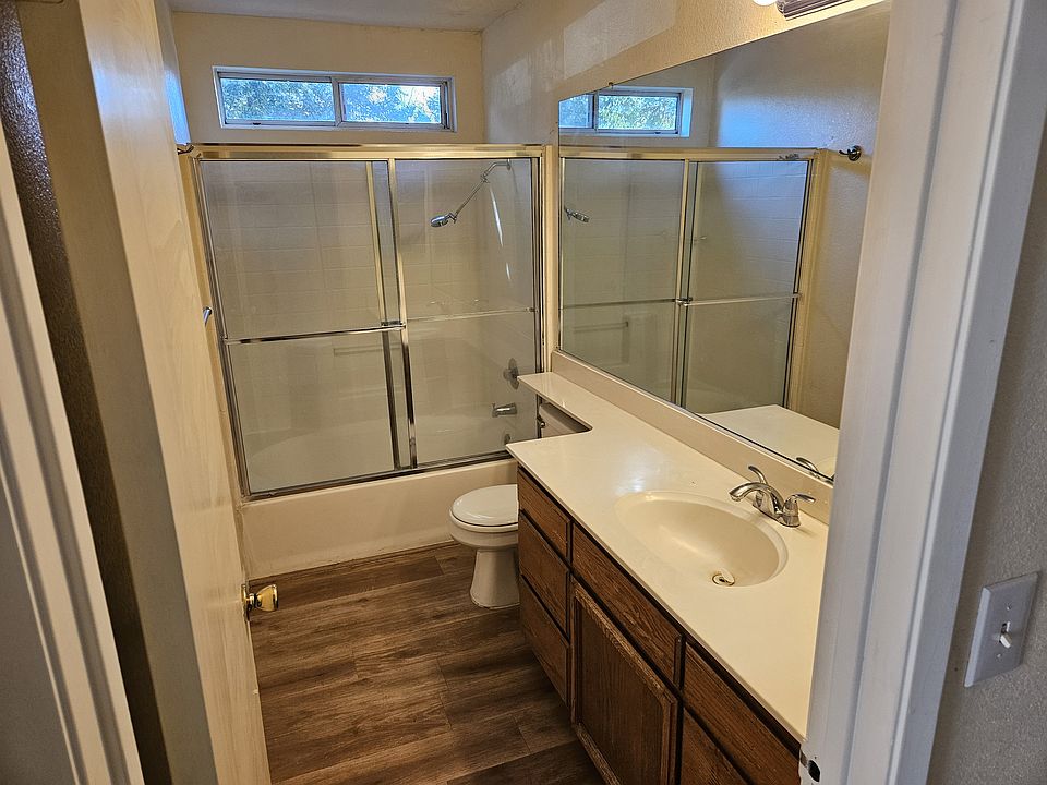1st image of 1923 Blossom Ct