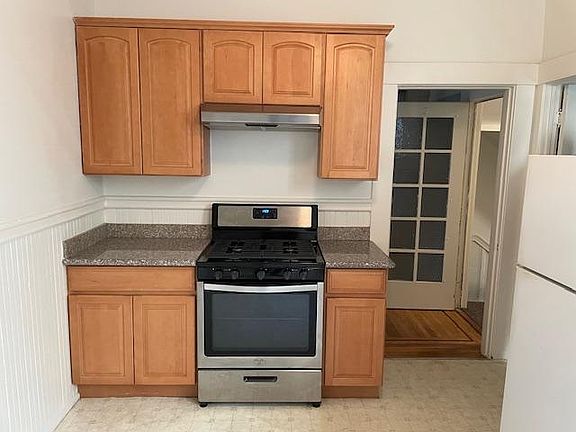 2nd image of 1367 7th Ave #2