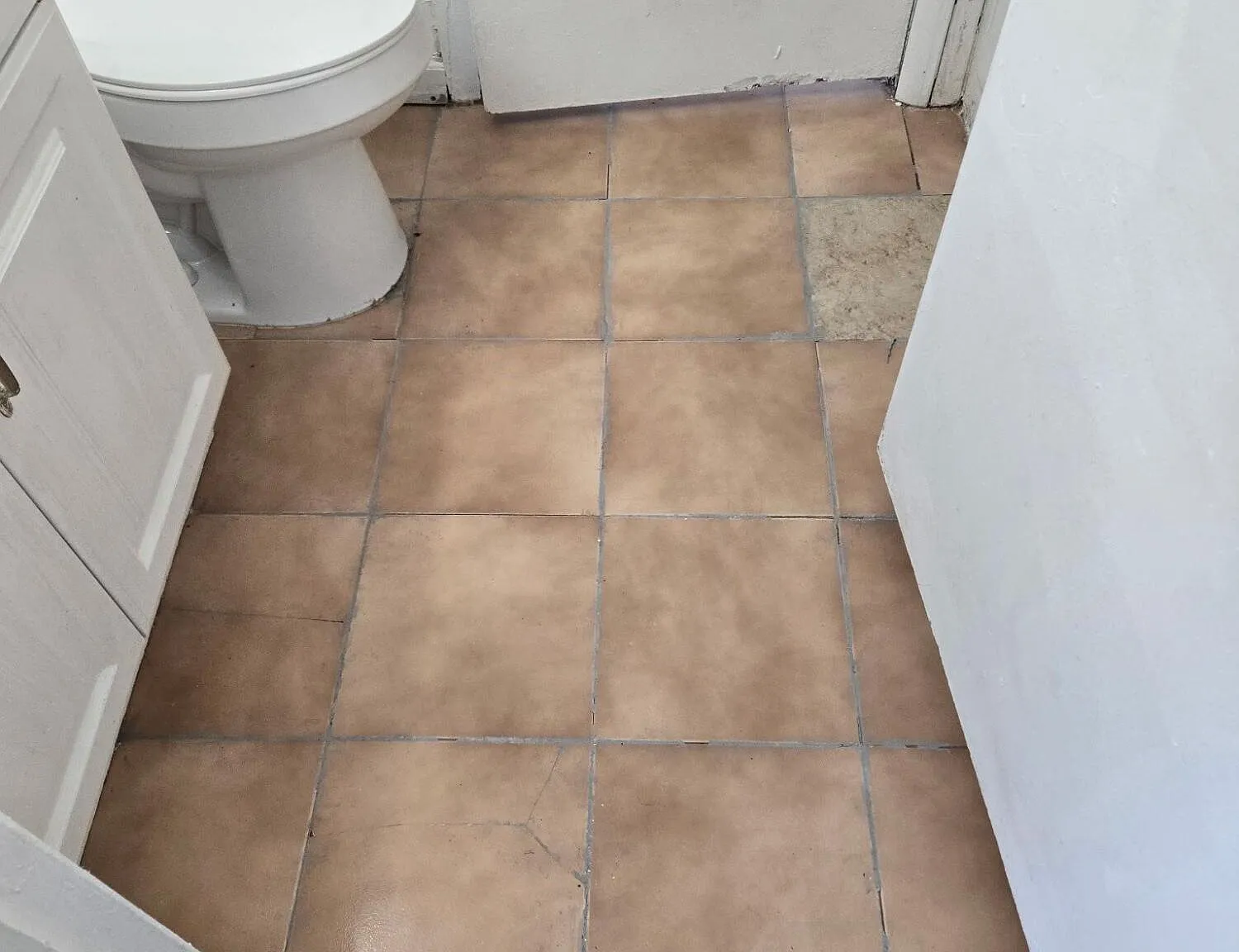 3 bed, 2.0 bath, 1330 sqft, $3,300 — Photo 4