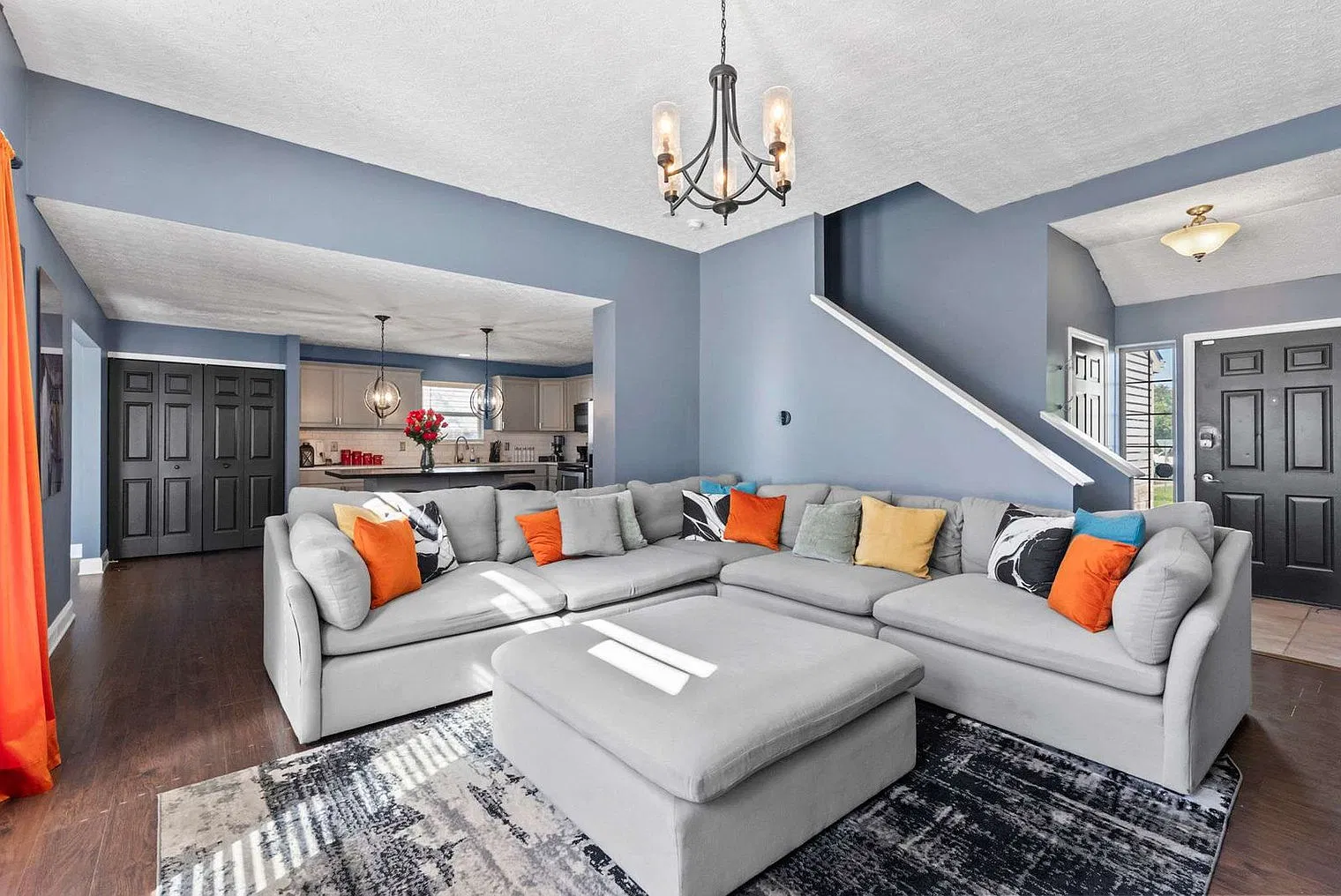 3 bed, 2.0 bath, 1571 sqft, $4,822 — Photo 3