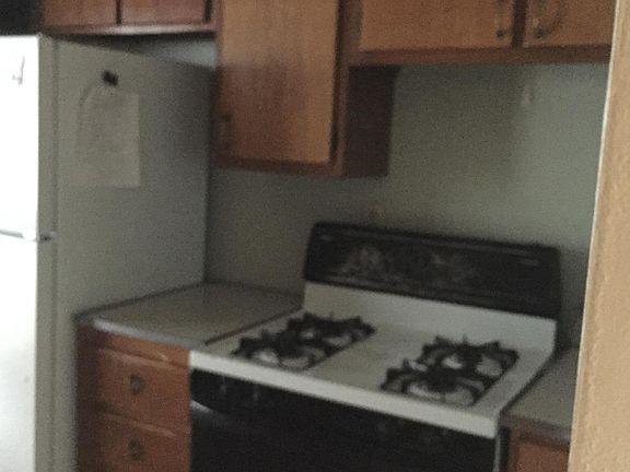 3rd image of 727 Wells St
