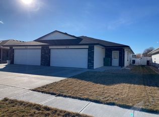 814 G Avenue Pl, Kearney, NE 68847
