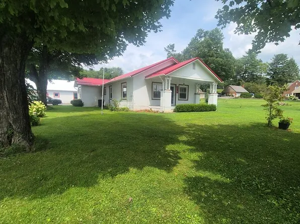 265 Nicholas St, Charmco, WV 25958