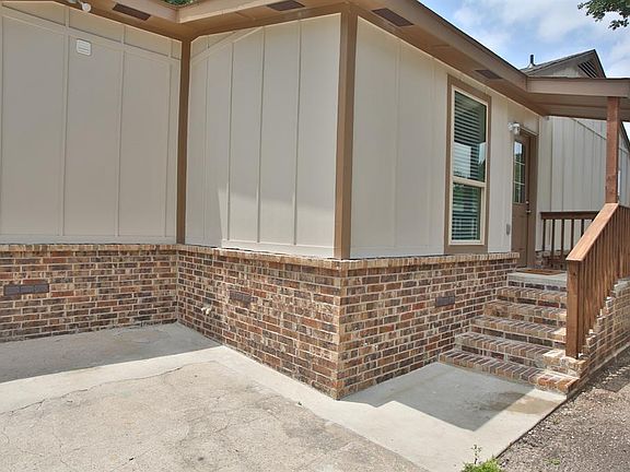 5th image of 1600 Meadowbrook Dr