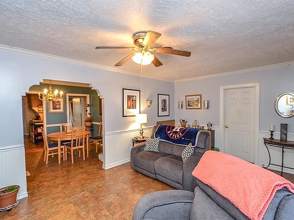 3rd image of 7407 Japonica St