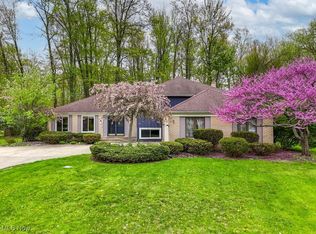 1889 Halls Carriage Path, Westlake, OH 44145