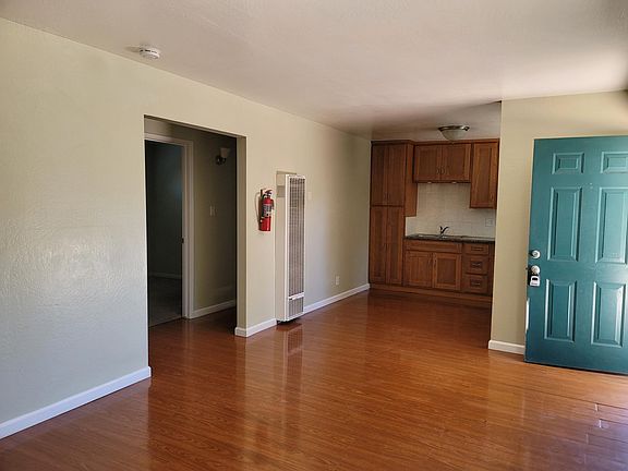 5th image of 1005 Circuit Dr APT C