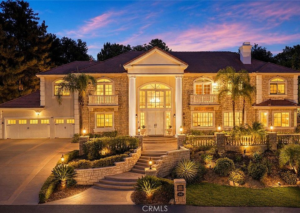 1st image of 2868 Oak Knoll Dr