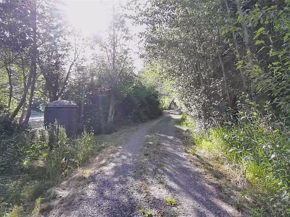 5th image of 940 Heron Drive
