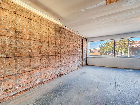 4th image of 123 Walnut St