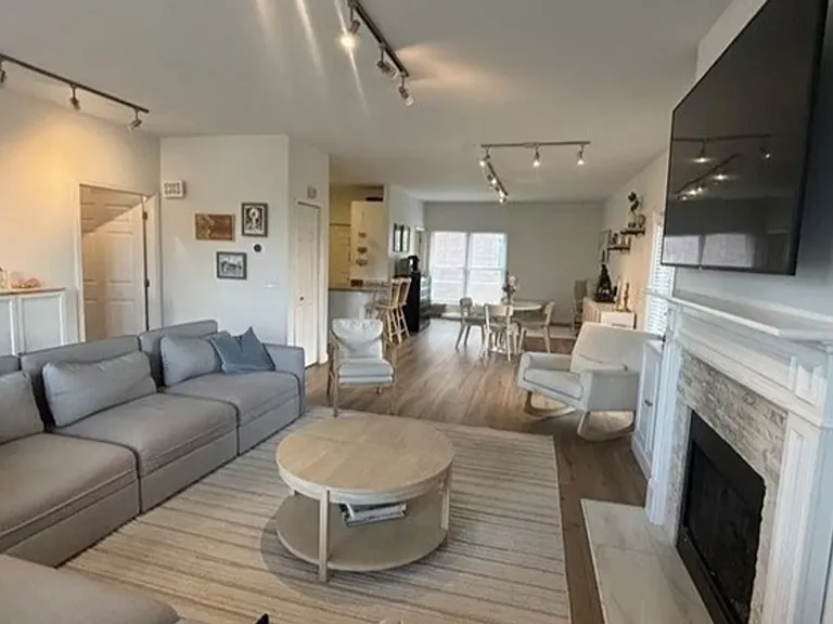 443 54th St — Photo 9