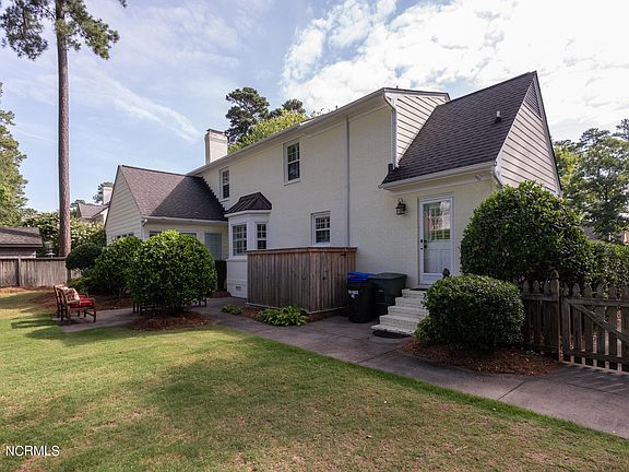 3rd image of 802 Bremerton Drive