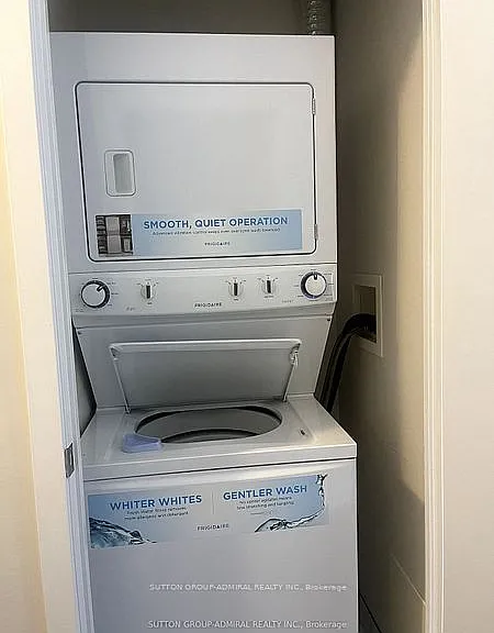 105 The Queensway #2713 — Photo 8