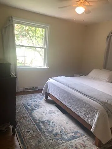 3 bed, 864 sqft, $2,100 — Photo 4