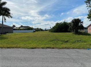 318 NE 14th Ter, Cape Coral, FL 33909