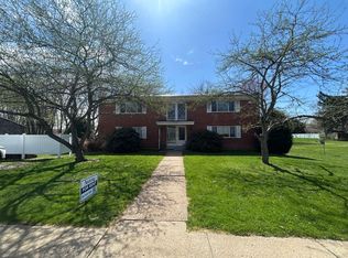 632 W Poplar St #C, Grove City, PA 16127