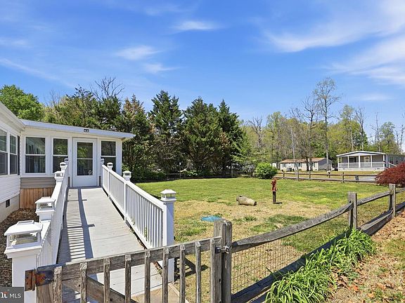 3rd image of 15400 Forsythia Dr
