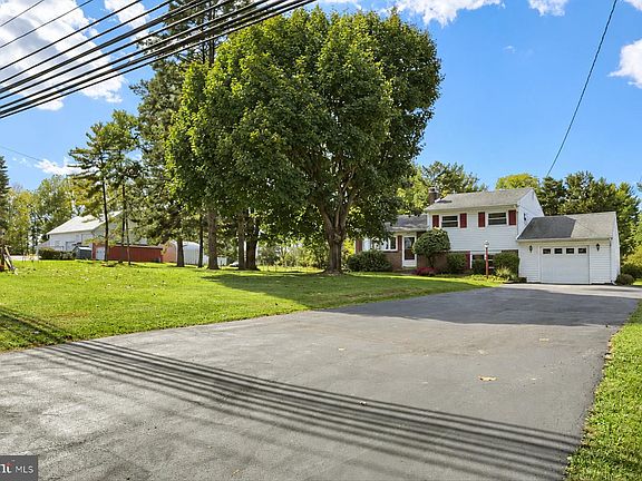3rd image of 7 Silver Spring Rd