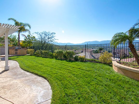 3rd image of 28471 Falcon Crest Dr