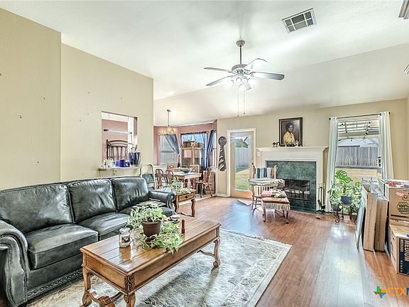 5th image of 1618 Bent Oak Dr