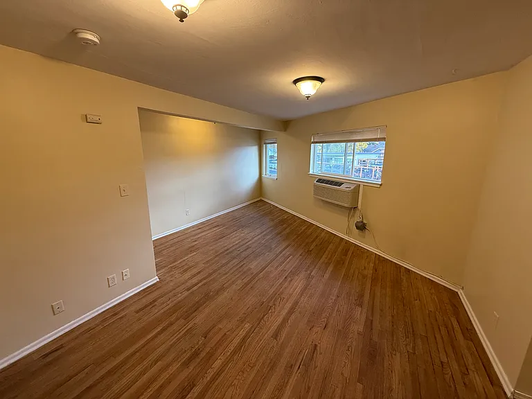 2618 W Fairview Ave #3 — Photo 8