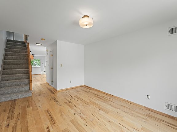 2nd image of 54 Essex Dr