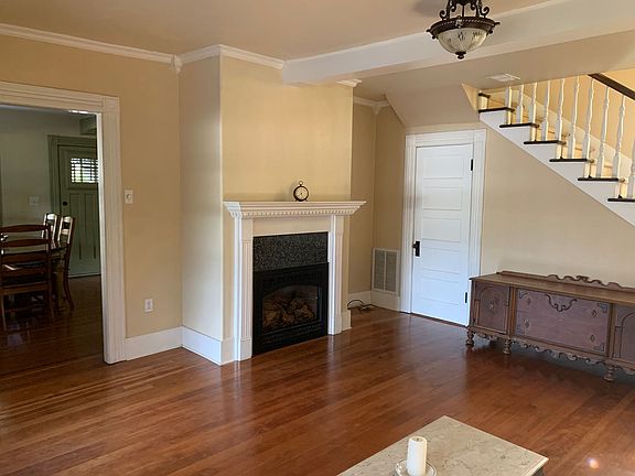 4th image of 146 E Placer St