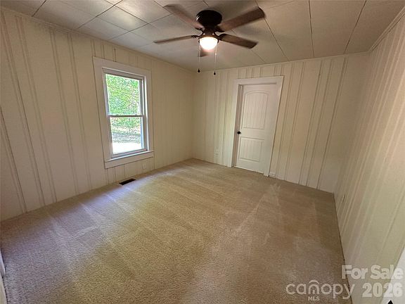 5th image of 919 Orangewood St