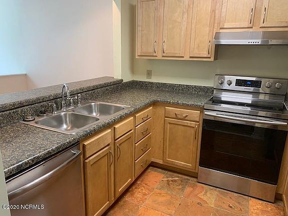 5th image of 215 Saint Luke Ct #215