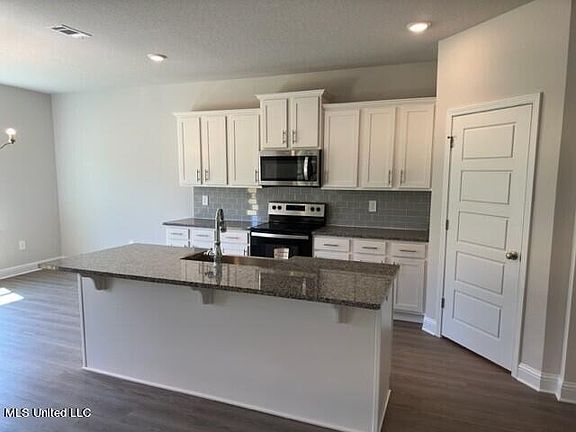 4th image of 5250 Fairbury Way