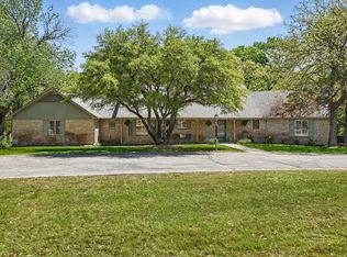 1904 Oakridge Trl, Bridgeport, TX 76426