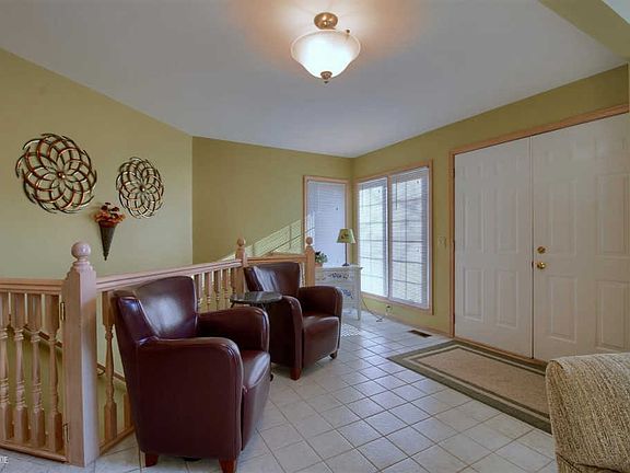3rd image of 16924 Crystal Dr #22