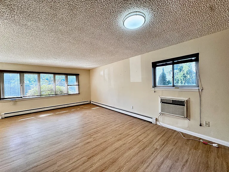 179 Eltingville Blvd #1 — Photo 9