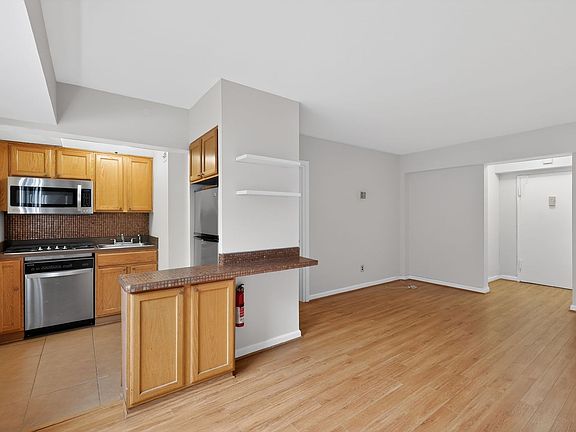 5th image of 3701 Connecticut Ave NW APT 337
