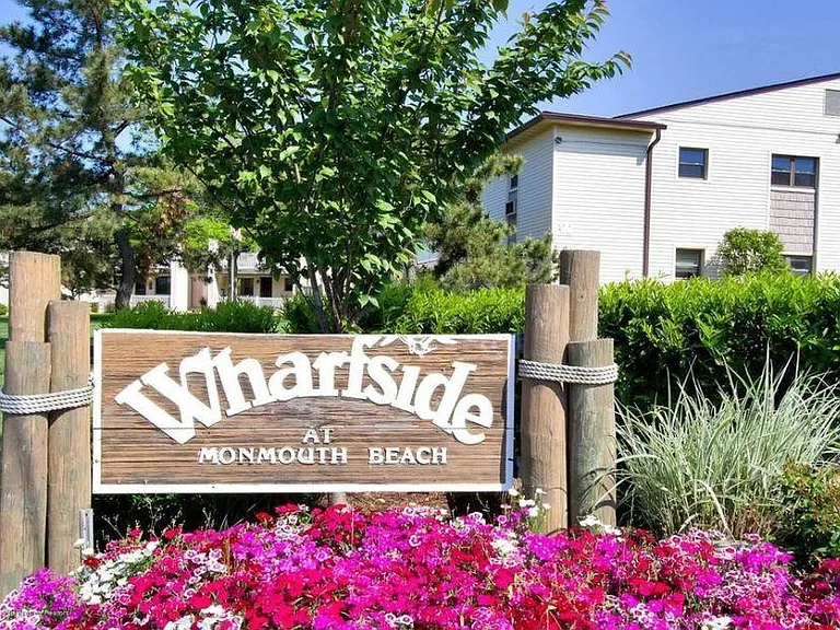 Beautiful Wharfside Manor