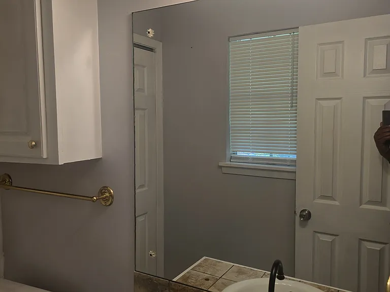 614 W Hill Dr — Photo 2