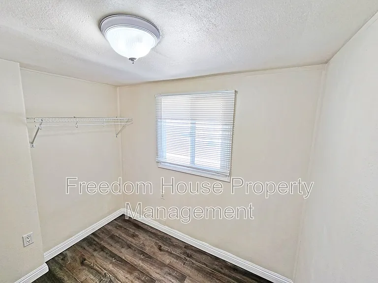 1080 W Windsong Ln #B — Photo 13