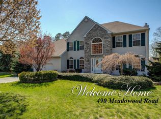 490 Meadowood Rd, Jackson, NJ 08527